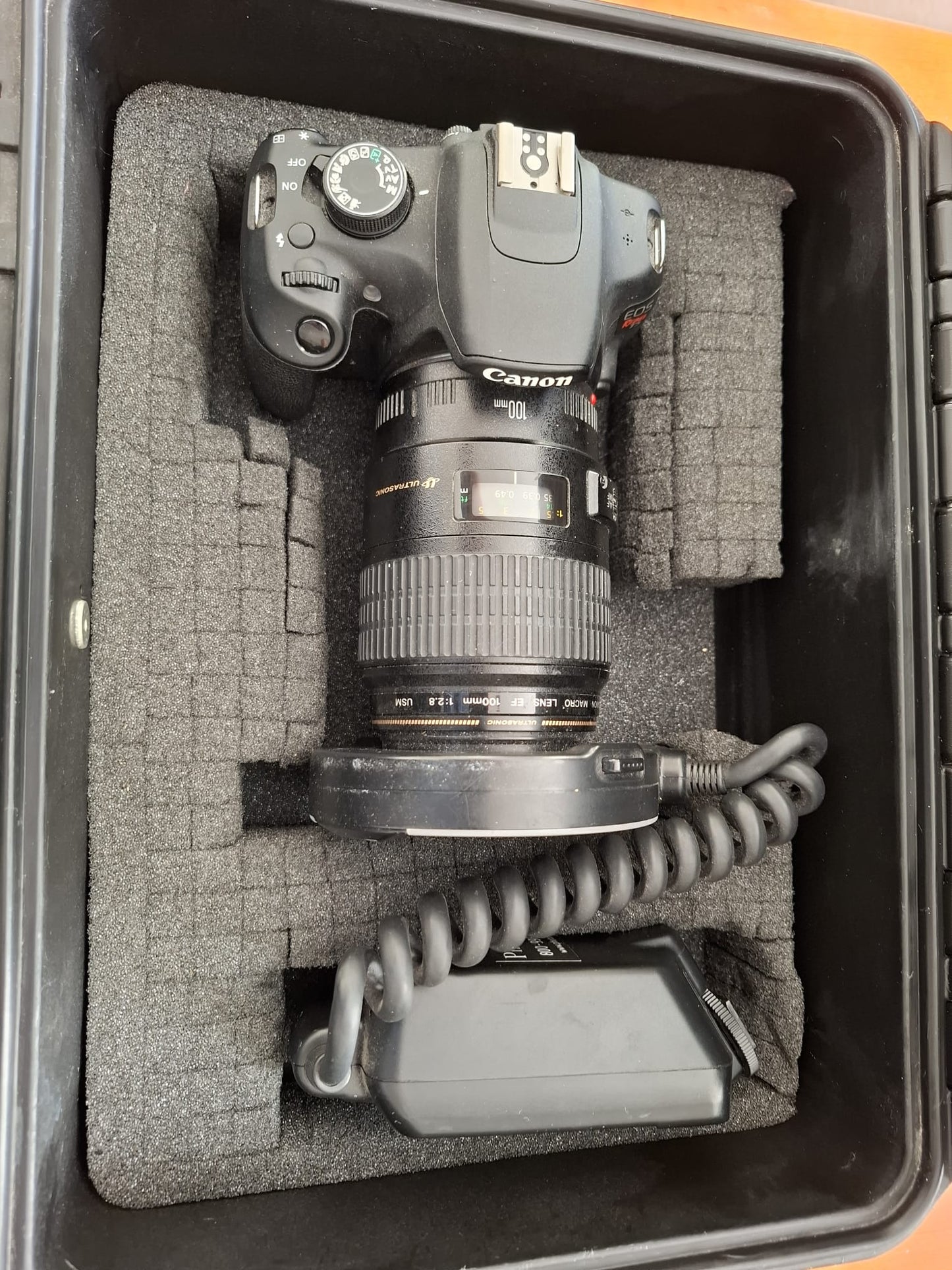 CAMERA - Canon EOS T5 + Canon Ring Flash