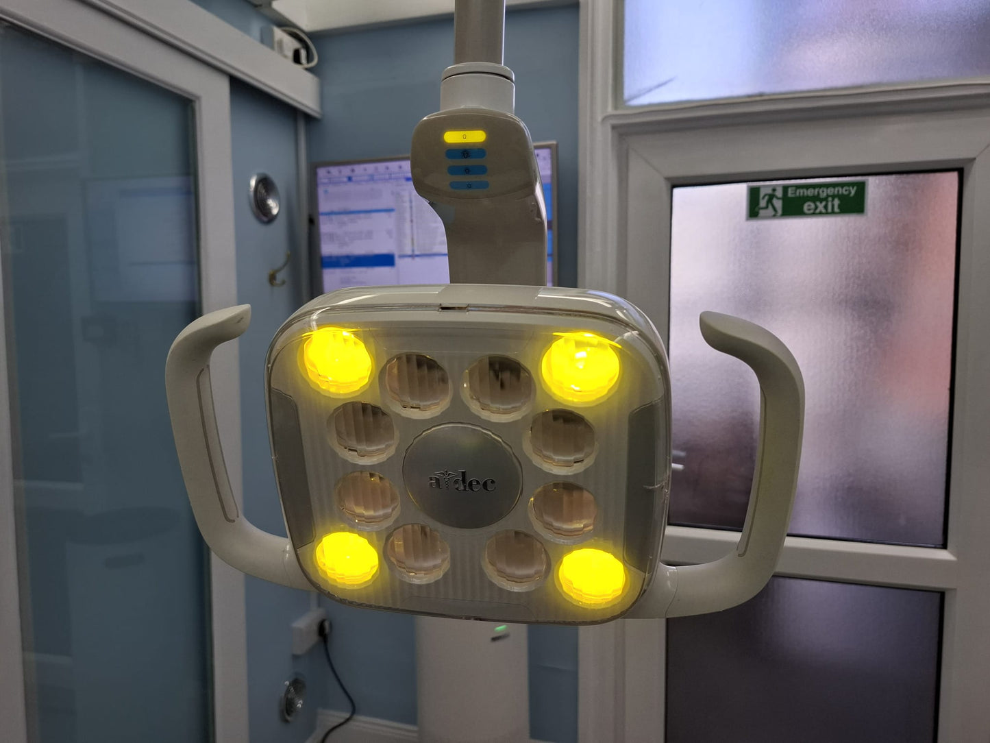Dental Operating LED Light -Adec 500 type with long arm (2.1m) + wall mounting (VIDEO clip attached!)